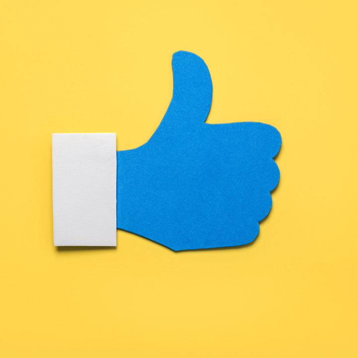 Social media thumbs up/ like icon